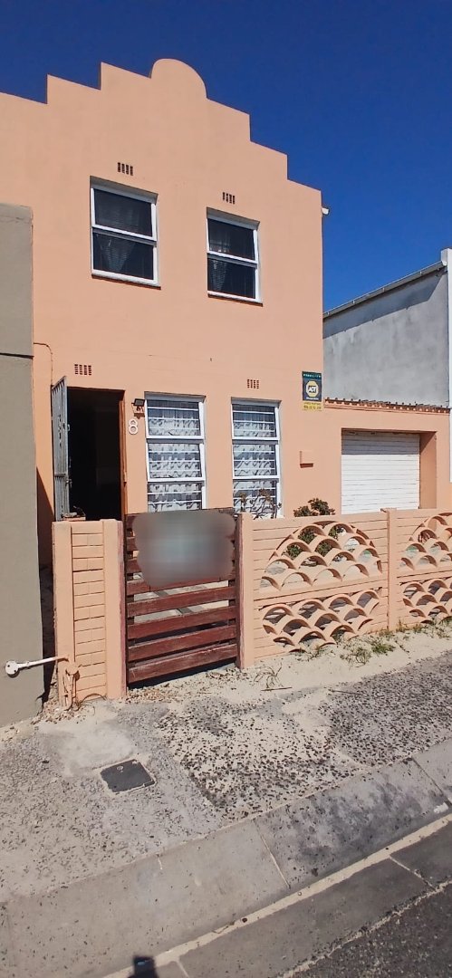 3 Bedroom Property for Sale in Strandfontein Village Western Cape